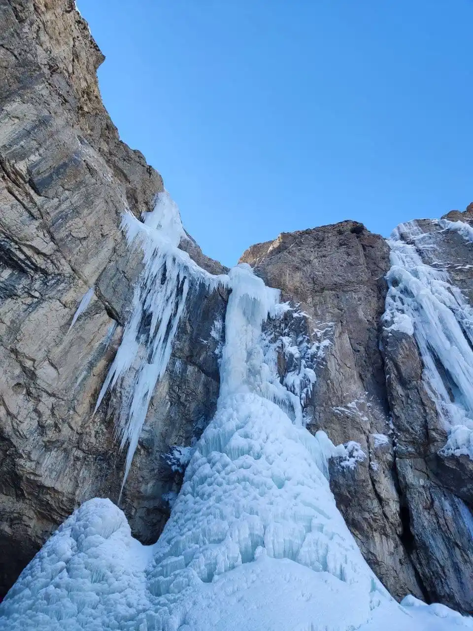 تور یک روزه آبشار خور